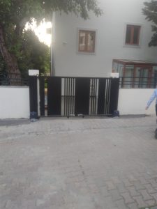 Yana Kayar Demir Kapı Ali Şen Villası Levent
